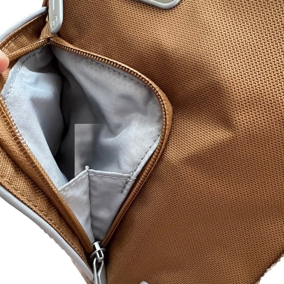 Vintage TUMIT-Tech Lightweight Nylon Flap Magnetic Closure Crossbody Shoulder - Picture 4 of 7